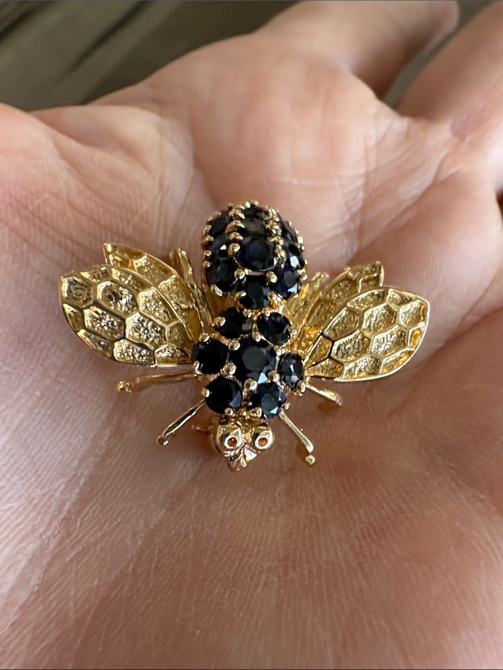 Jumbo 14K Yellow Gold Sapphire Bee Brooch Pin
Gorgeous!!!!
